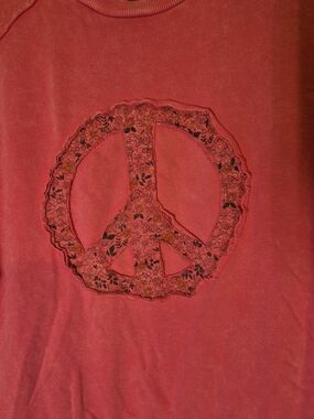 easel Pink Crewneck Peace Sweatshirt